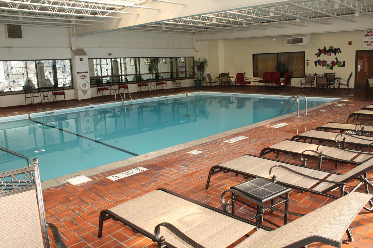 Ramada By Wyndham Buffalo Downtown Εξωτερικό φωτογραφία