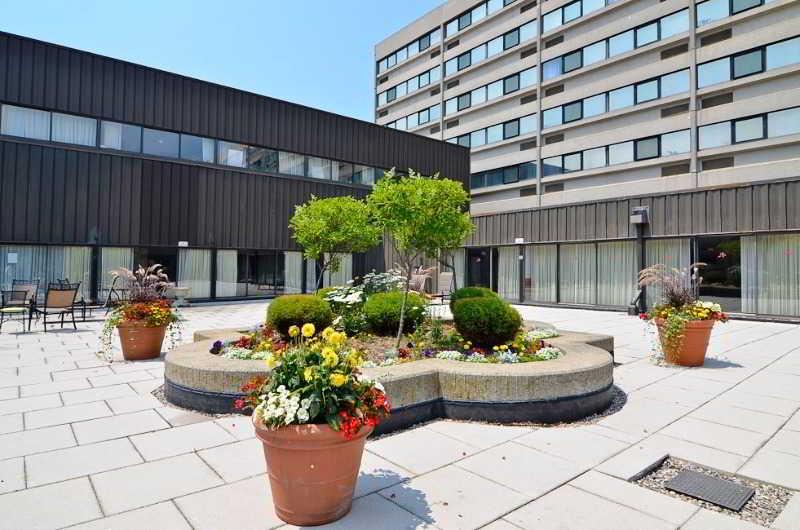 Ramada By Wyndham Buffalo Downtown Εξωτερικό φωτογραφία