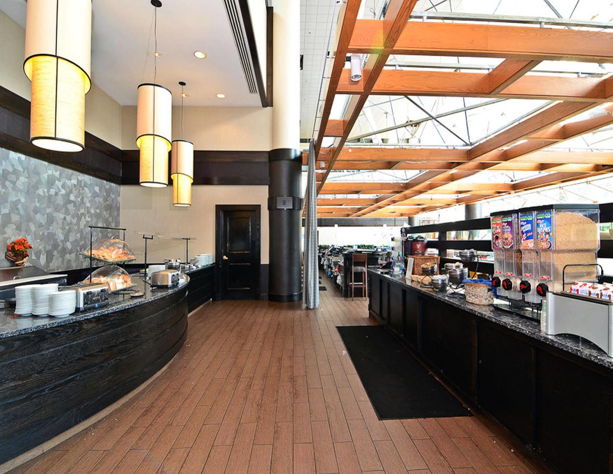 Ramada By Wyndham Buffalo Downtown Εξωτερικό φωτογραφία